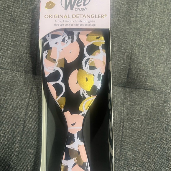 Wet Brush Detangler Hair Brush Love Collection - Picture 3 of 8